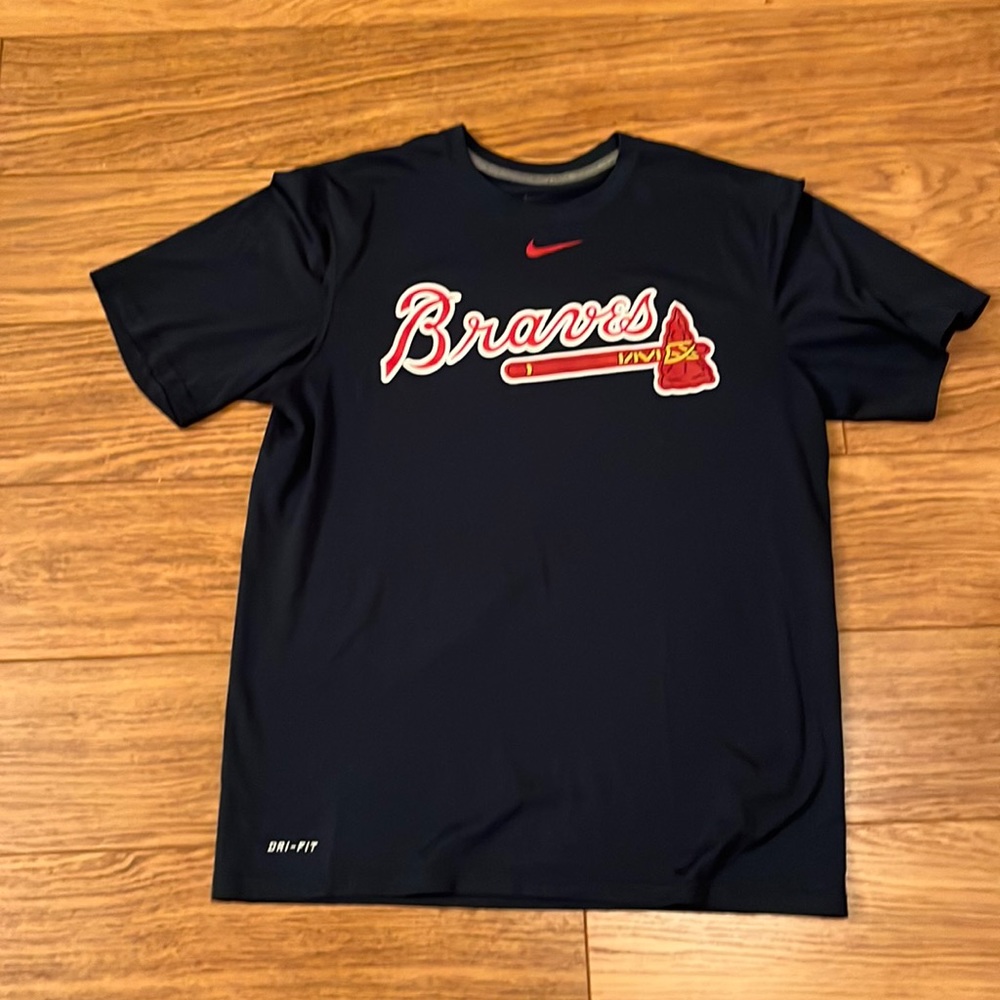 Nike Braves dri-fit t-shirt, M
